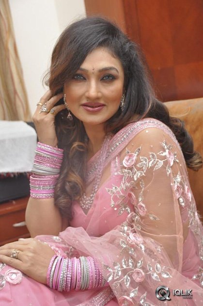 Ramya-Sri-at-O-Malli-Movie-Success-Meet